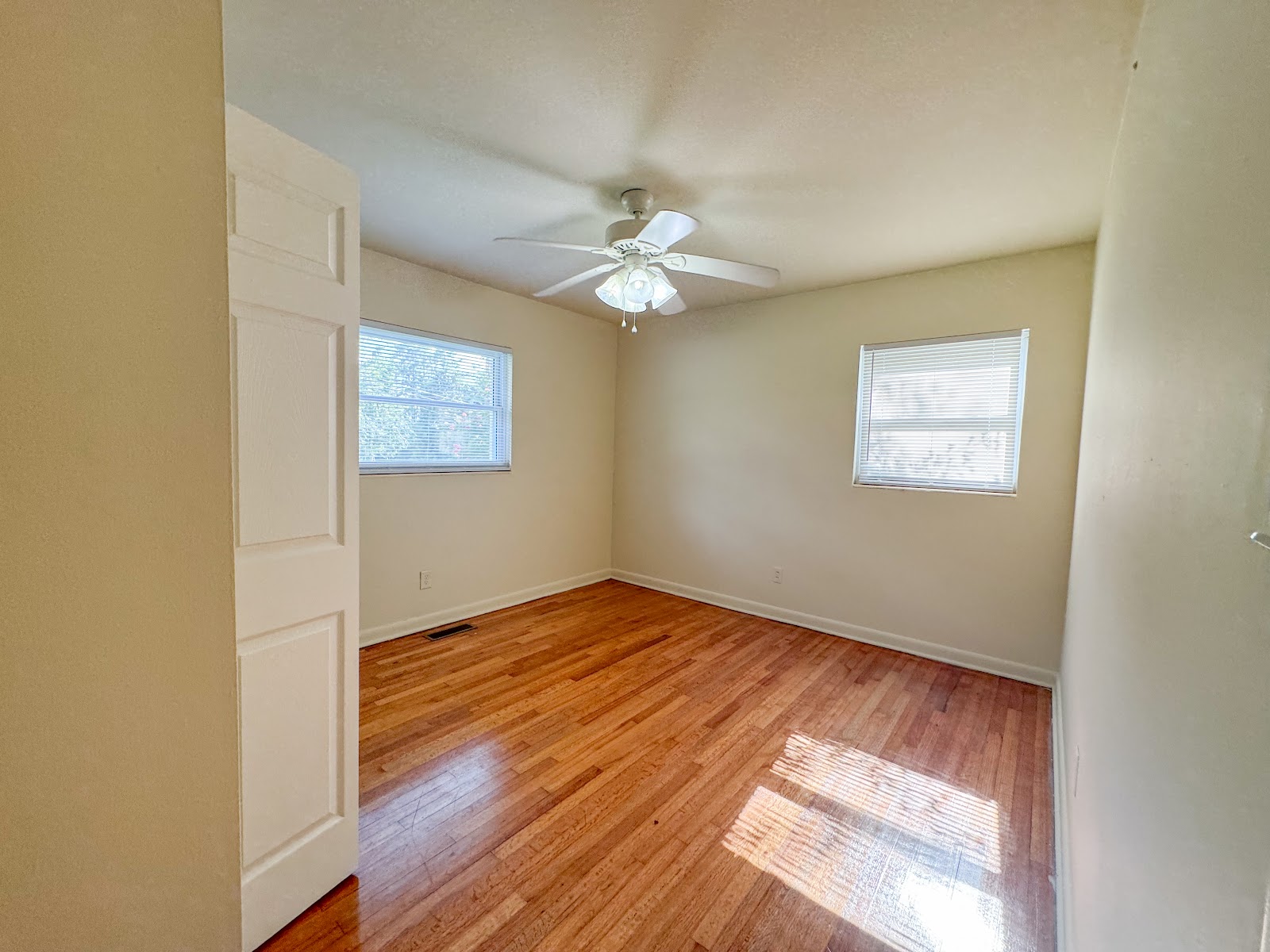 1820 Mayhew Street — 3BR