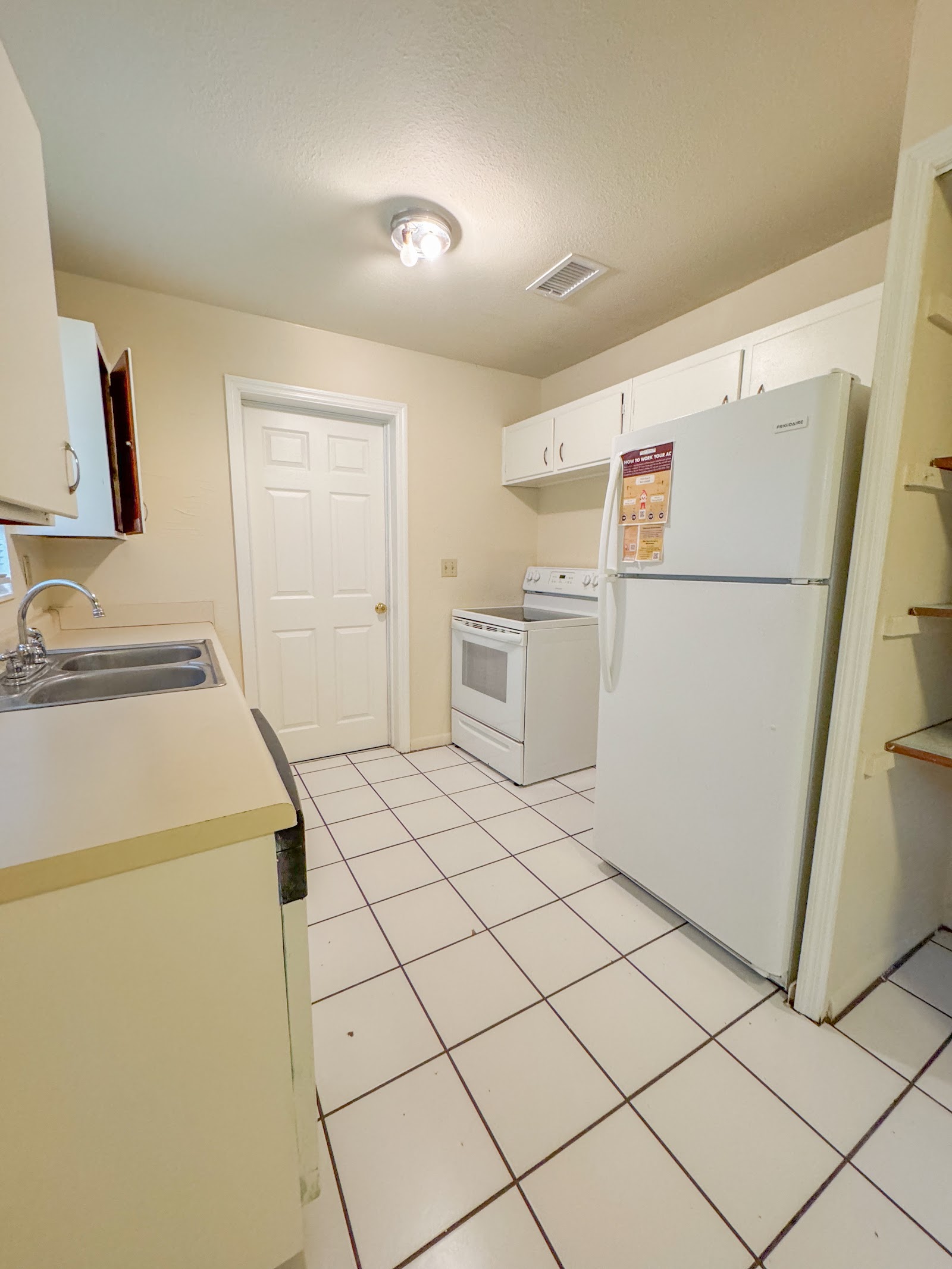 2117 Melanie Drive — 3BR