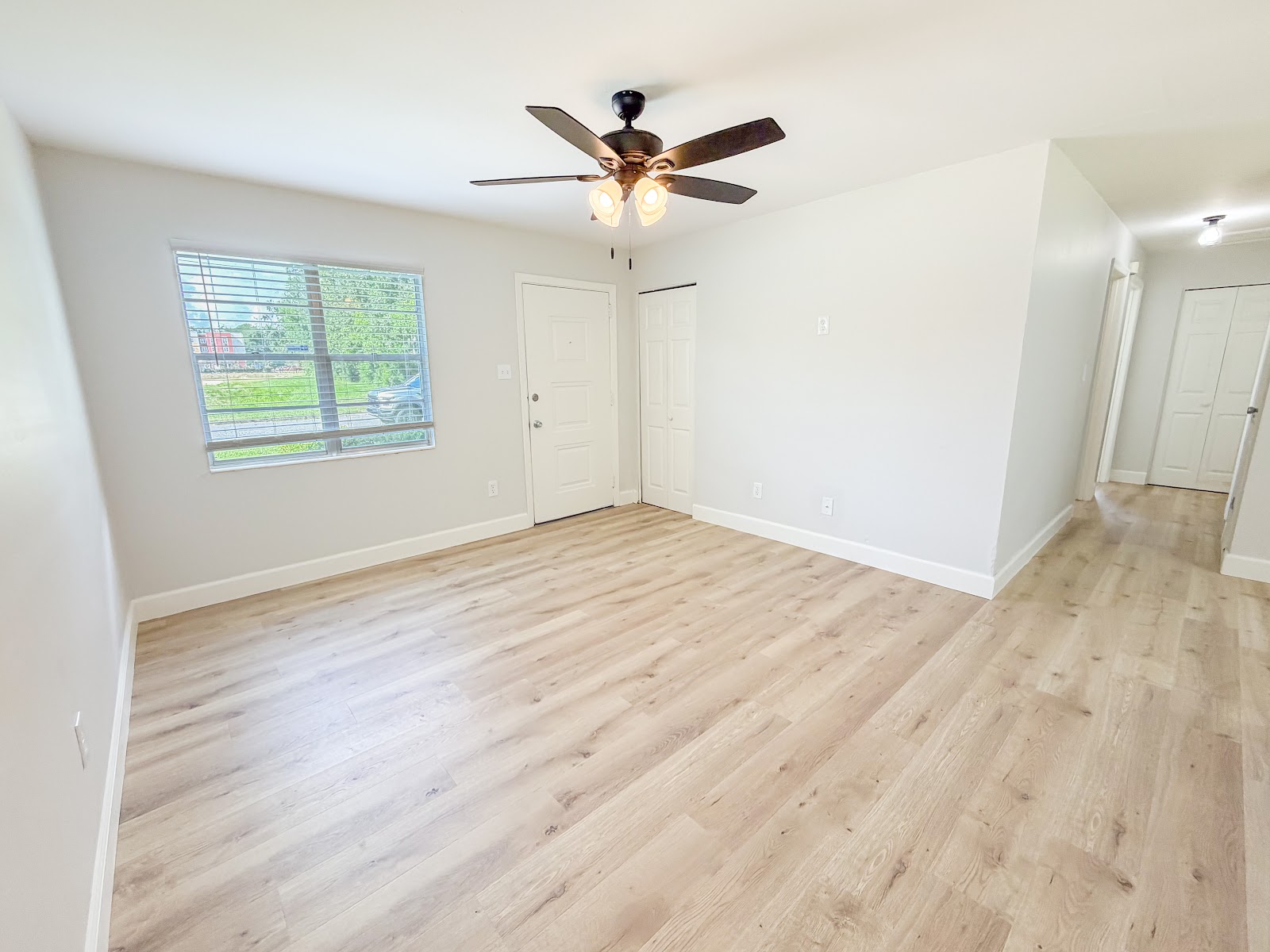 2121 Melanie Drive — 3BR