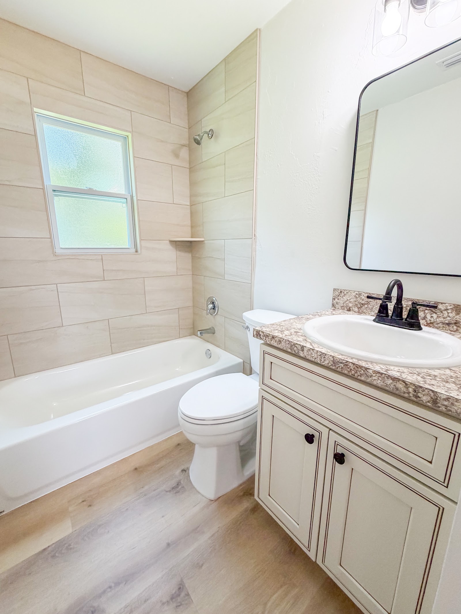 2121 Melanie Drive — 3BR