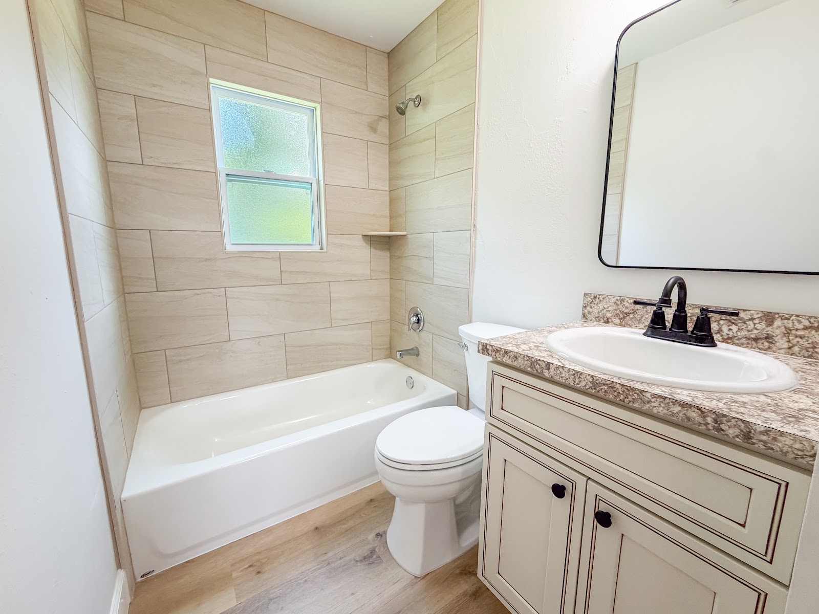 2121 Melanie Drive — 3BR