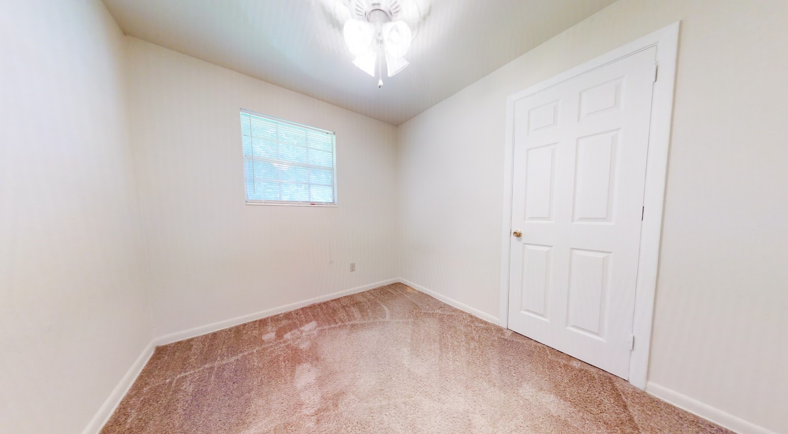 2211 Melanie Drive — 3BR