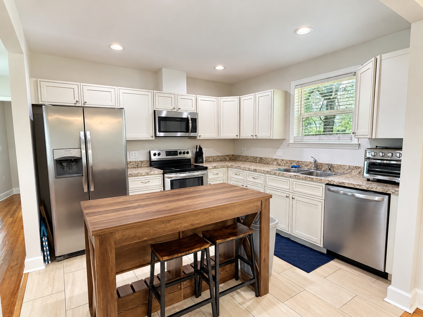 940 Hawthorne Street — 3BR · Walk to TMH