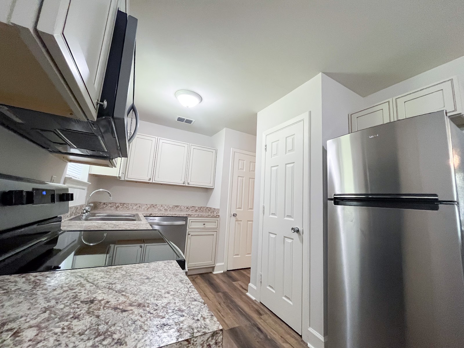 2119 Melanie Drive — 3BR