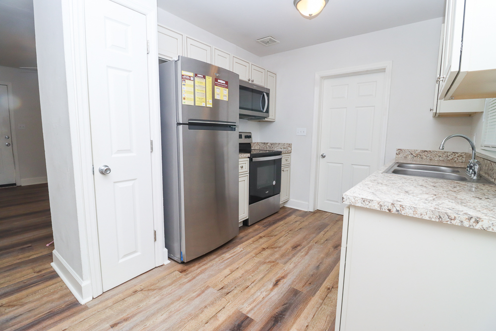 2115 Melanie Drive — 3BR