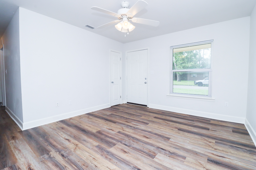 2115 Melanie Drive — 3BR